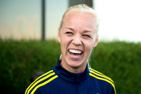 Sveriges Caroline Seger blir intervjuad