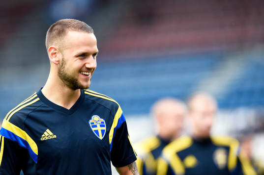 Sveriges Alexander Milosevic värmer upp