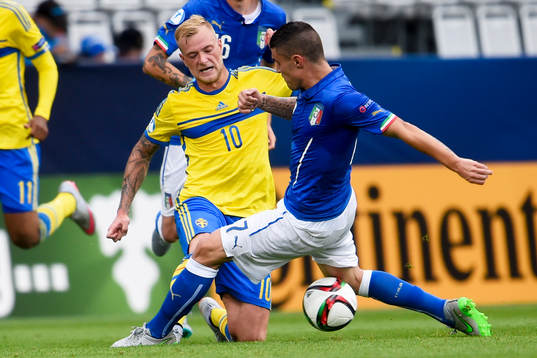 Sveriges John Guidetti och Italiens Federico Viviani