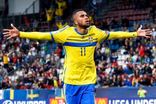 Sveriges Isaac Kiese Thelin jublar