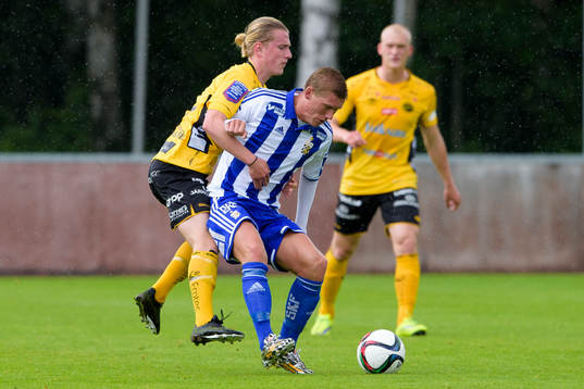 Kamp mellan IFK Göteborgs Victor Edvardsen och Elfsborgs