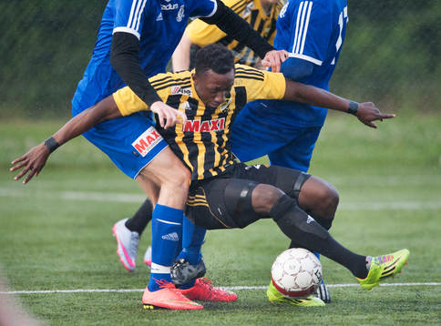 IFK Hässleholms Waxiu Shehu i matchen i division 2 mellan