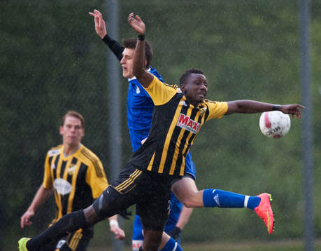 IFK Hässleholms Waxiu Shehu i matchen i division 2 mellan