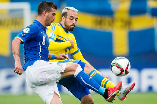 Italiens Stefano Sturaro och Sveriges Abdullah Khalili