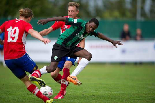 Höganäs Robin Hofsö och Rasmus Andersson stoppar