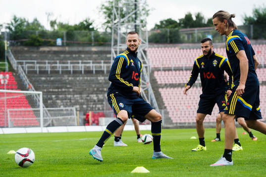 Sveriges Alexander Milosevic, Mikael Ishak och Kristoffer