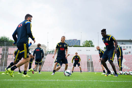 Sveriges Mikael Ishak, Kristoffer Olsson och Pa Konate