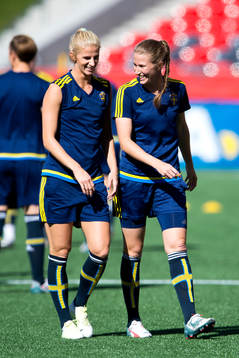 Sveriges Sofia Jakobsson och Emma Berglund