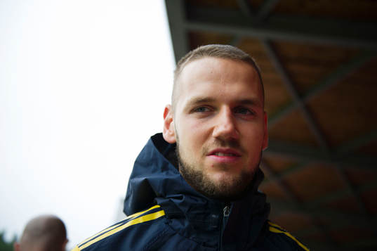 Sveriges Alexander Milosevic pratar med media