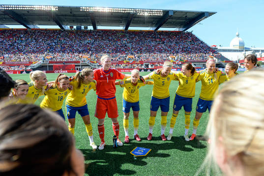 Sveriges spelare laddar upp före åttondelsfinalen i VM