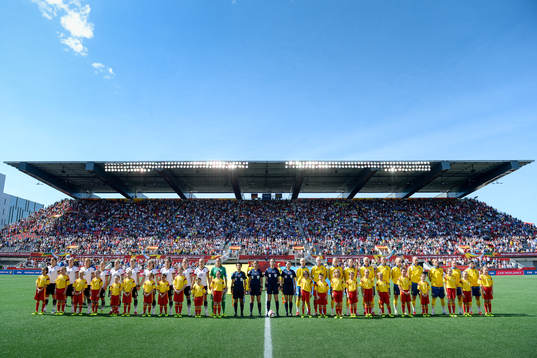 Tysklands och Sveriges spelare före åttondelsfinalen i VM
