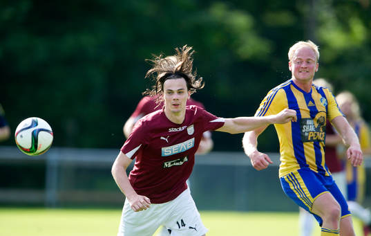 Qvidings Anders Alö mot Eskilsminnes Niklas Hermansson