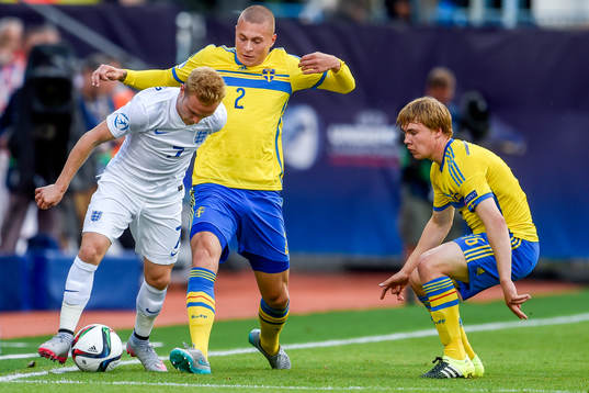 Kamp mellan Englands Alex Pritchard, Sveriges Victor