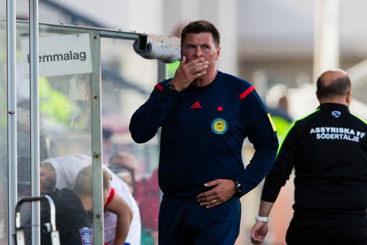 Domare Antti Kanerva tvingas kliva av och byta med