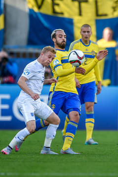 Englands Alex Pritchard och Sveriges Abdullah Khalili