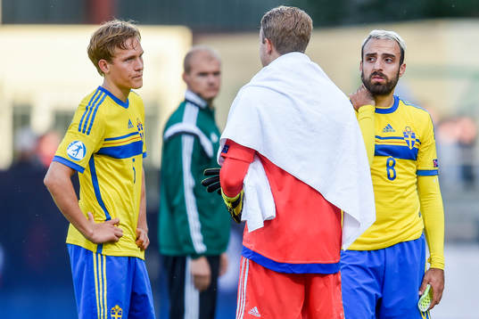 Sveriges målvakt Patrik Carlgren deppar med Ludwig