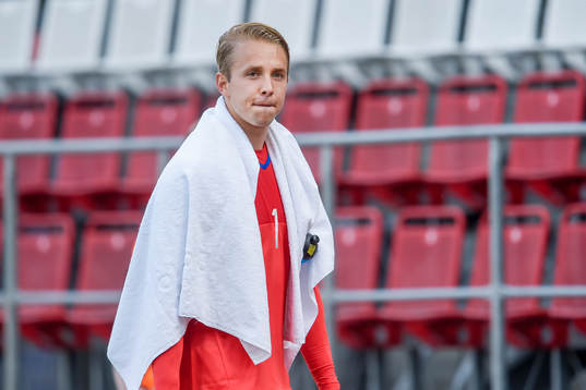 Sveriges målvakt Patrik Carlgren deppar