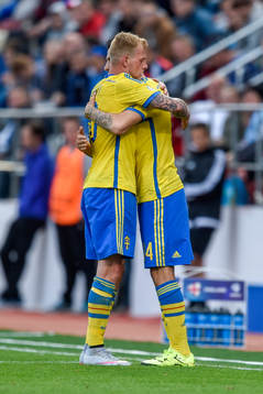 Sveriges John Guidetti blir utbytt till förmån av Mikael