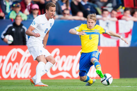 Englands Harry Kane och Sveriges Oscar Lewicki