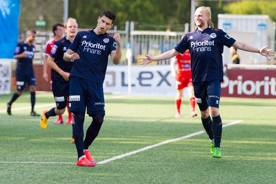 Utsiktens Luka Mijaljevic jublar