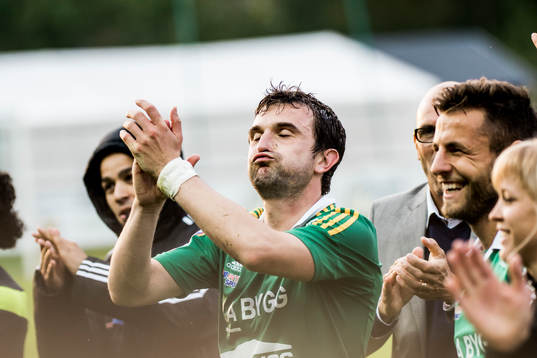 Ljungskiles Aleksandar Kitic jublar