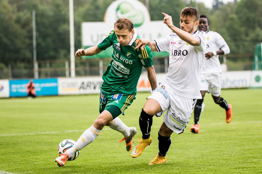 Ljungskiles Jakob Olsson före Gais Malkolm Moenza