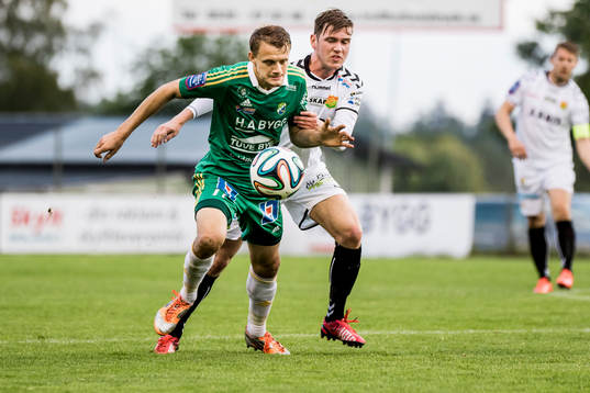 Ljungskiles Jakob Olsson före Gais Arnar Bragi Bergsson