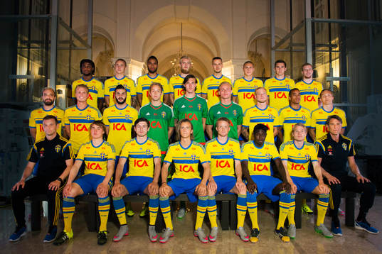 Spelarna i Sveriges U21-landslag ställer upp för en