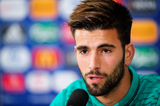 Portugals Sergio Oliveira deltar i en presskonferens