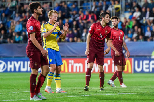 Sveriges Oscar Hiljemark reagerar