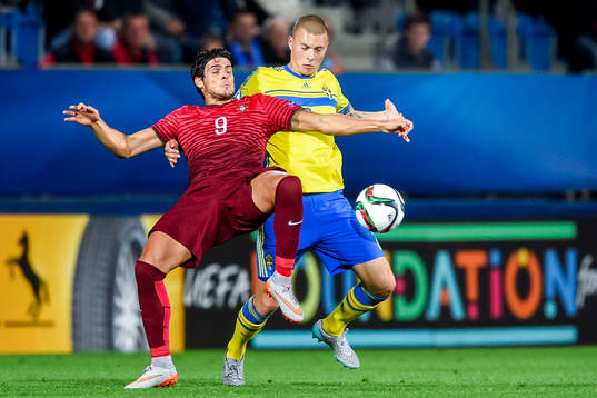 Sveriges Victor Nilsson Lindelöf och Portugals Goncalo