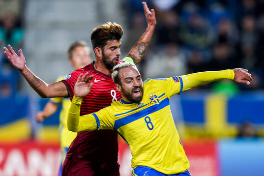 Portugals Sérgio Oliveira drar ner Sveriges Abdullah