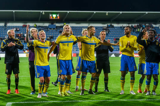 Sveriges spelare jublar