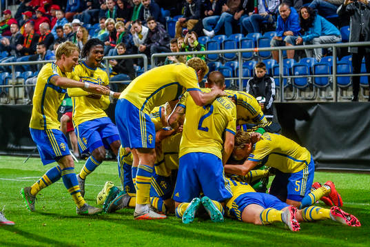 Sveriges spelare jublar