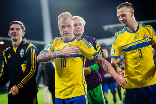 Sveriges John Guidetti slår sig för hjärtat
