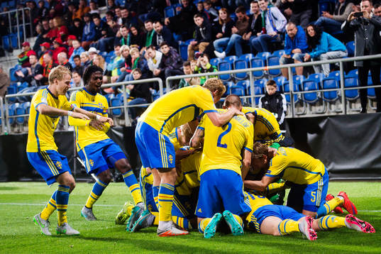 Sveriges Oscar Lewicki. Joseph Baffo, Victor Nilsson