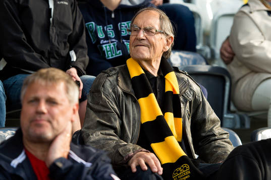 Häckensupportern Tage Högberg, 92 år