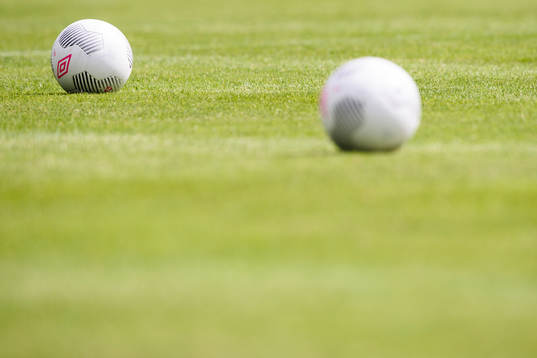 Fotbollar på planen