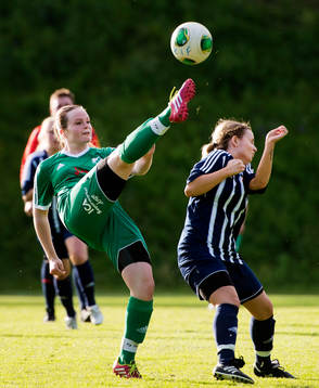 under fotbollsmatchen i damernas division 3