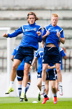Danmarks Jannik Vestergaard (tv) och Jens Jonsson (th)