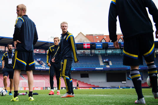Sveriges Simon Tibbling och Filip Helander, Abdullah Khalili