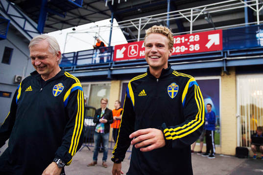 Sveriges landslagschef Lars Richt och Oscar Hiljemark