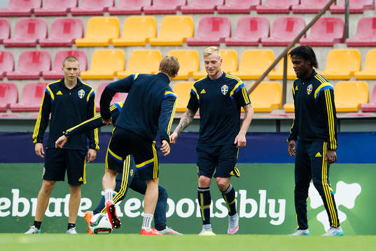Sveriges John Guidetti och Joseph Baffo