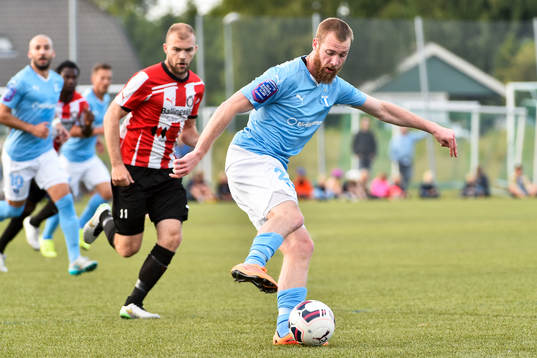 Malmö FFs Jo Inge Berget och Höllvikens Eddie Ekbladh