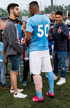 Malmö FFs Luis Felipe Carvalho Da Silva med lindad vad