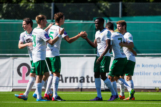 Hammarbys Amadaiya Rennie jublar