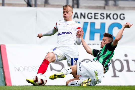 Assyriskas Jens Jakobsson och GAIS Malkolm Moenza