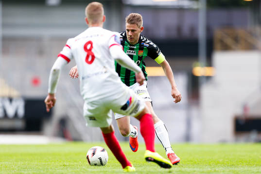 GAIS Patrik Ingelsten och Assyriskas Jens Jakobsson