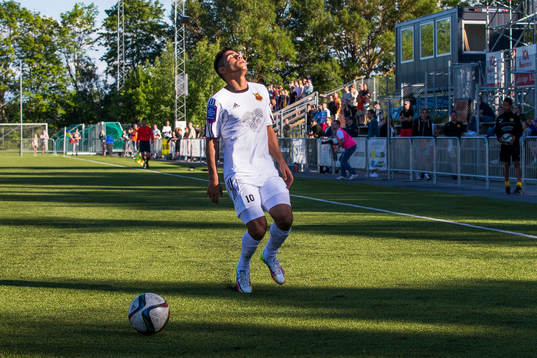 Östersunds Hosam Aiesh deppar