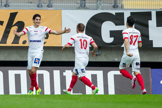 Assyriskas Gustavo Ezequiel Blanco Leschuk jublar ihop med